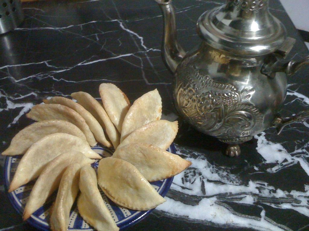 Riad Letchina Fez Bagian luar foto
